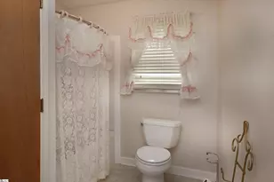223 Redwood Dr, Easley, SC 29642 - Photo 27