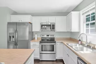 14047 E Camelia Ln, Seneca, SC 29678 - Photo 5