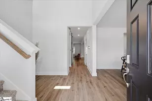 437 Roderick Ln, Greenville, SC 29605 - Photo 3