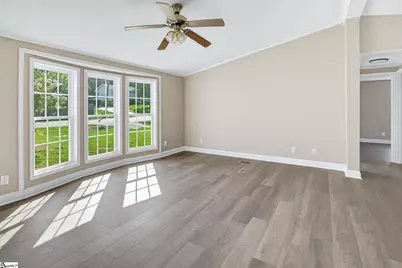 95 S Manley Drive, Taylors, SC 29687 - Photo 9