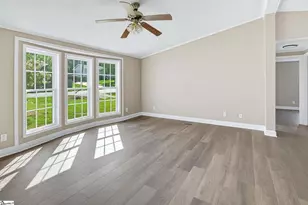 95 S Manley Dr, Taylors, SC 29687 - Photo 9