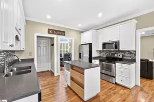 30 Belle Terre Ct, Greenville, SC 29609 - Photo 17