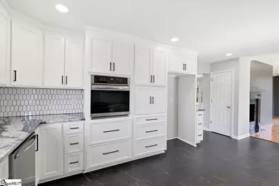 219 Fairview Drive, Greenville, SC 29609 - Photo 9