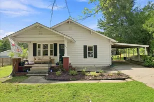 102 Edgewood Ave, Landrum, SC 29356 - Photo 1