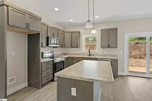 631 Skyline Dr, Campobello, SC 29322 - Photo 9