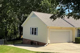 105 Hitching Post Ln, Greenville, SC 29615 - Photo 5