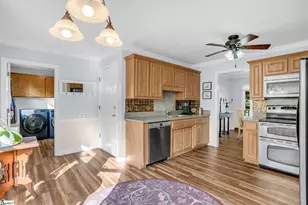 202 Bright Water Ln, Greenville, SC 29609 - Photo 9