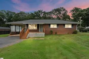 214 Crawford Cir, Spartanburg, SC 29301 - Photo 1