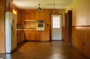 110 Avon Dr, Taylors, SC 29687 - Photo 5
