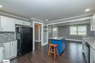 105 E Bearden St, Greer, SC 29651 - Photo 11