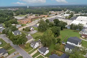 105 E Bearden St, Greer, SC 29651 - Photo 27