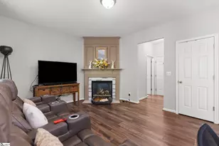 817 Weybourne Dr, Greer, SC 29650 - Photo 17