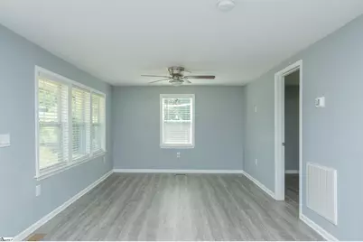 300 Cedar Springs Road, Spartanburg, SC 29302 - Photo 5