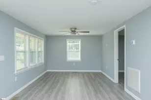 300 Cedar Springs Rd, Spartanburg, SC 29302 - Photo 5