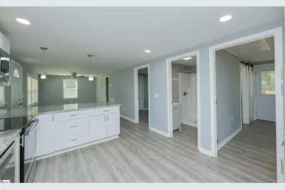 300 Cedar Springs Road, Spartanburg, SC 29302 - Photo 13