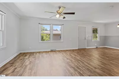 706 W Lee Road, Taylors, SC 29687 - Photo 11