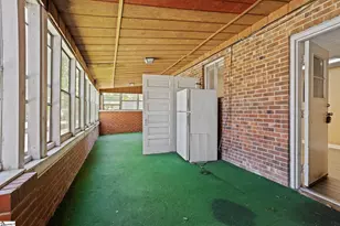 706 W Lee Rd, Taylors, SC 29687 - Photo 27