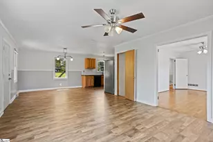 706 W Lee Rd, Taylors, SC 29687 - Photo 5