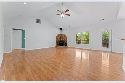 397 Lindsey Lake Road, Travelers Rest, SC 29690 - Photo 9