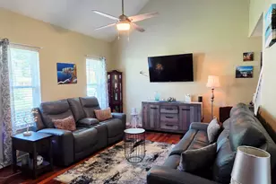 658 Maple Dr, Greer, SC 29651 - Photo 9