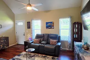 658 Maple Dr, Greer, SC 29651 - Photo 11