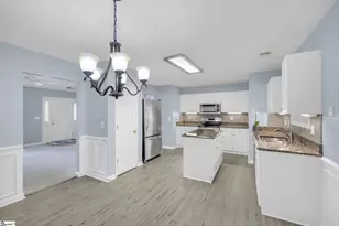22 Crossview Dr, Simpsonville, SC 29680 - Photo 5
