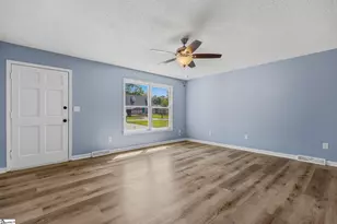 323 Pinonwood Dr, Simpsonville, SC 29680 - Photo 5