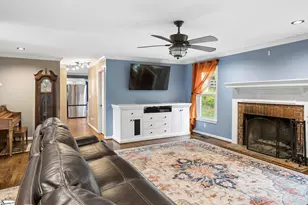 429 Log Shoals Rd, Greenville, SC 29607 - Photo 7