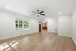 8 Overlook Ct, Greenville, SC 29609 - Photo 11