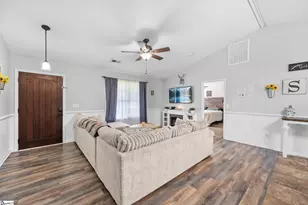 208 Redfern Ct, Easley, SC 29640 - Photo 3