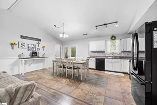 208 Redfern Ct, Easley, SC 29640 - Photo 5