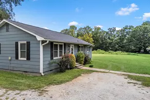 137 Shoally St, Boiling Springs, SC 29316 - Photo 3