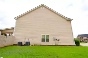 526 W Holloway Dr, Woodruff, SC 29388 - Photo 3