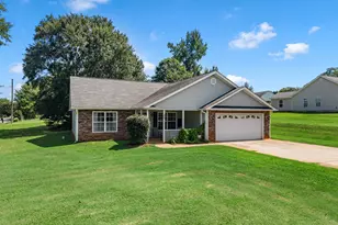 207 Gibbs Rd, Wellford, SC 29385 - Photo 1