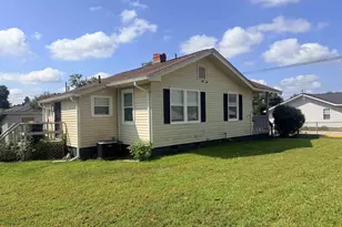 901 Goddard Ave, Seneca, SC 29678 - Photo 9