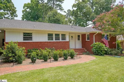105 Guilford Place, Spartanburg, SC 29302 - Photo 1