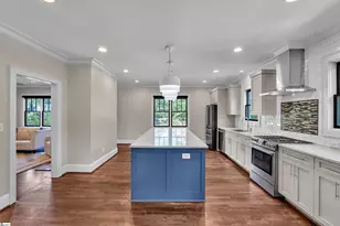 201 Cleveland St, Greenville, SC 29601 - Photo 9