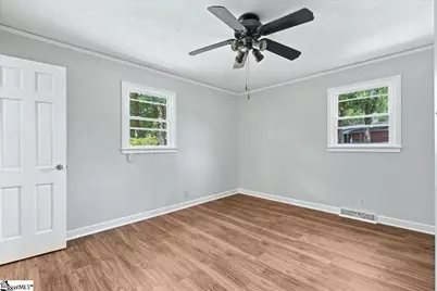 501 Cunningham Road, Taylors, SC 29687 - Photo 9