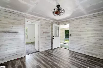 7 Anderson Avenue, Westminster, SC 29693 - Photo 5