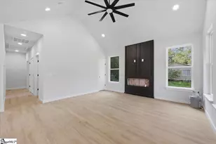 579 Bee St, Spartanburg, SC 29303 - Photo 11