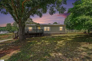 364 Johnson Cir, Inman, SC 29349 - Photo 1