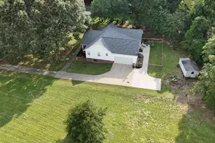 646 Gum Springs Rd, Taylors, SC 29688 - Photo 29