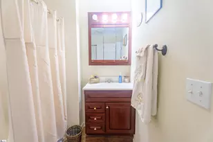 646 Gum Springs Rd, Taylors, SC 29688 - Photo 23