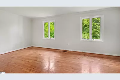 210 Lakeview Drive, Seneca, SC 29672 - Photo 5