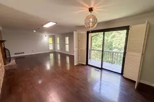 210 Lakeview Dr, Seneca, SC 29672 - Photo 9