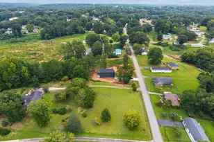 1010 Highland Rd, Easley, SC 29640 - Photo 3
