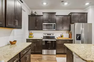 213 Reynard Trl, Greenville, SC 29609 - Photo 3