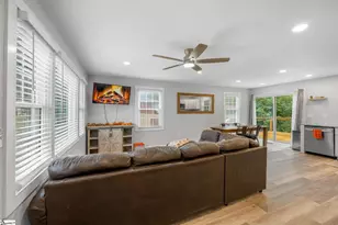 17 Cardinal Dr, Taylors, SC 29687 - Photo 7
