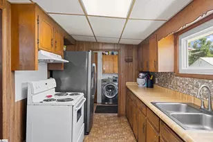 31 & 33 N Greenwood Ave, Ware Shoals, SC 29692 - Photo 9