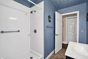37 Crestmore Dr, Greenville, SC 29611 - Photo 15
